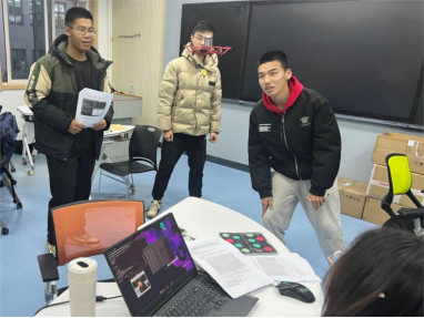 智能無(wú)人系統(tǒng)“做中悟”高階項(xiàng)目式課程。校方供圖