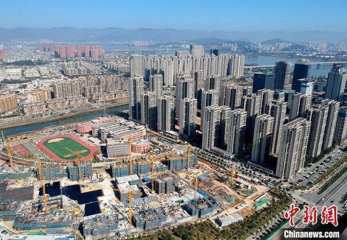 資料圖：航拍一處新建住宅。 <a target='_blank' href='/'>中新社</a>記者 呂明 攝