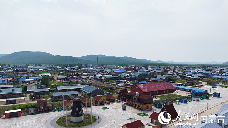 航拍恩和俄羅斯族民族鄉(xiāng)。人民網(wǎng)記者 齊浩男攝