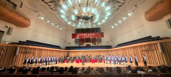 重慶大學(xué)城樹人小學(xué)校管樂團(tuán)參加比賽。