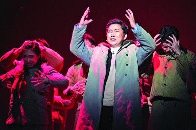 清華大學(xué)原創(chuàng)話(huà)劇《馬蘭花開(kāi)》在港演出。新華社發(fā)