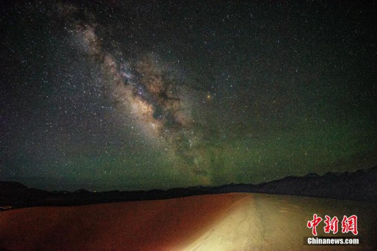 圖為6月20日晚，高原銀河風(fēng)光。曹枝清 攝